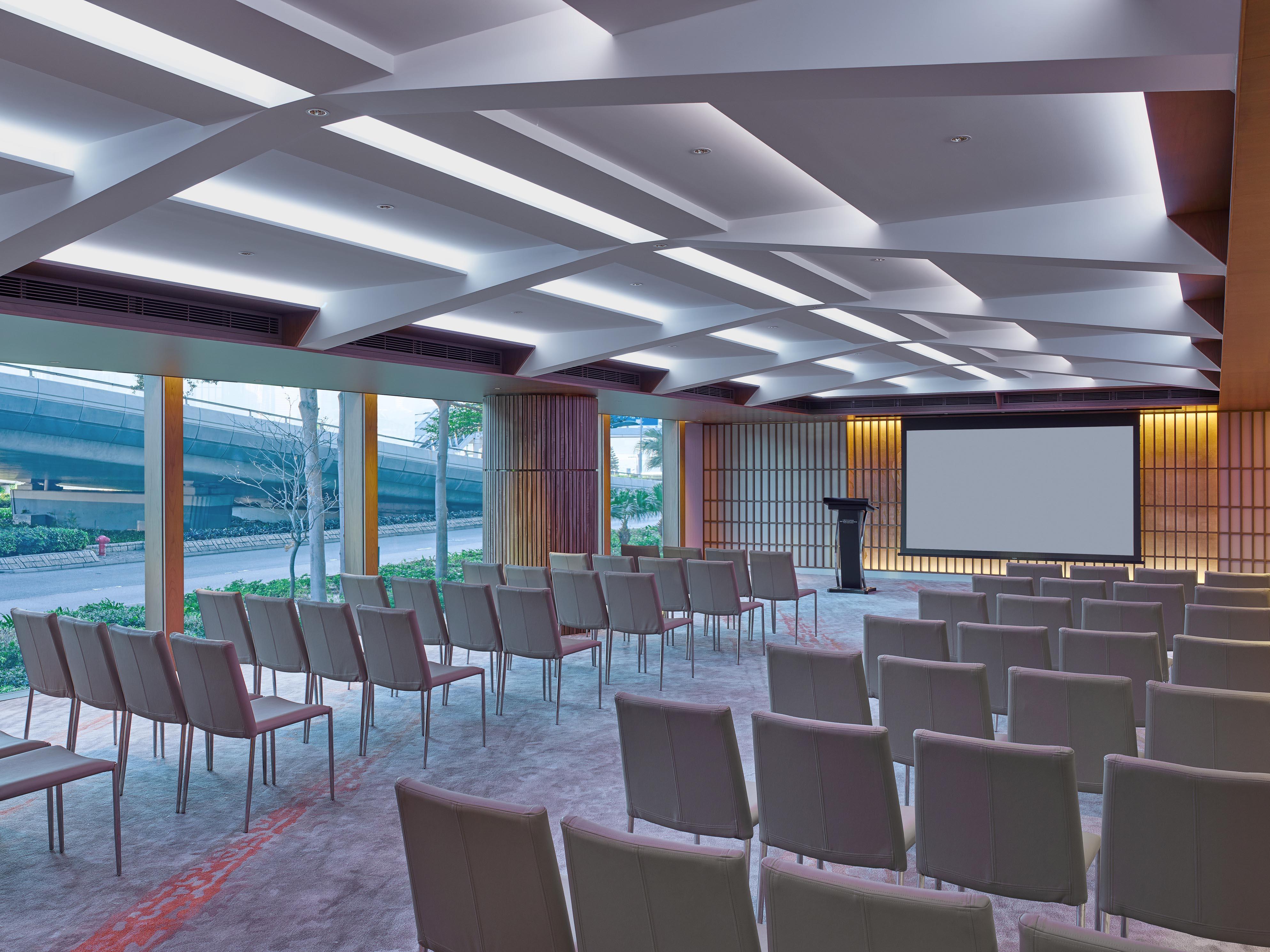 โรงแรมนิว เวิลด์ มิลลิเนียม 5*