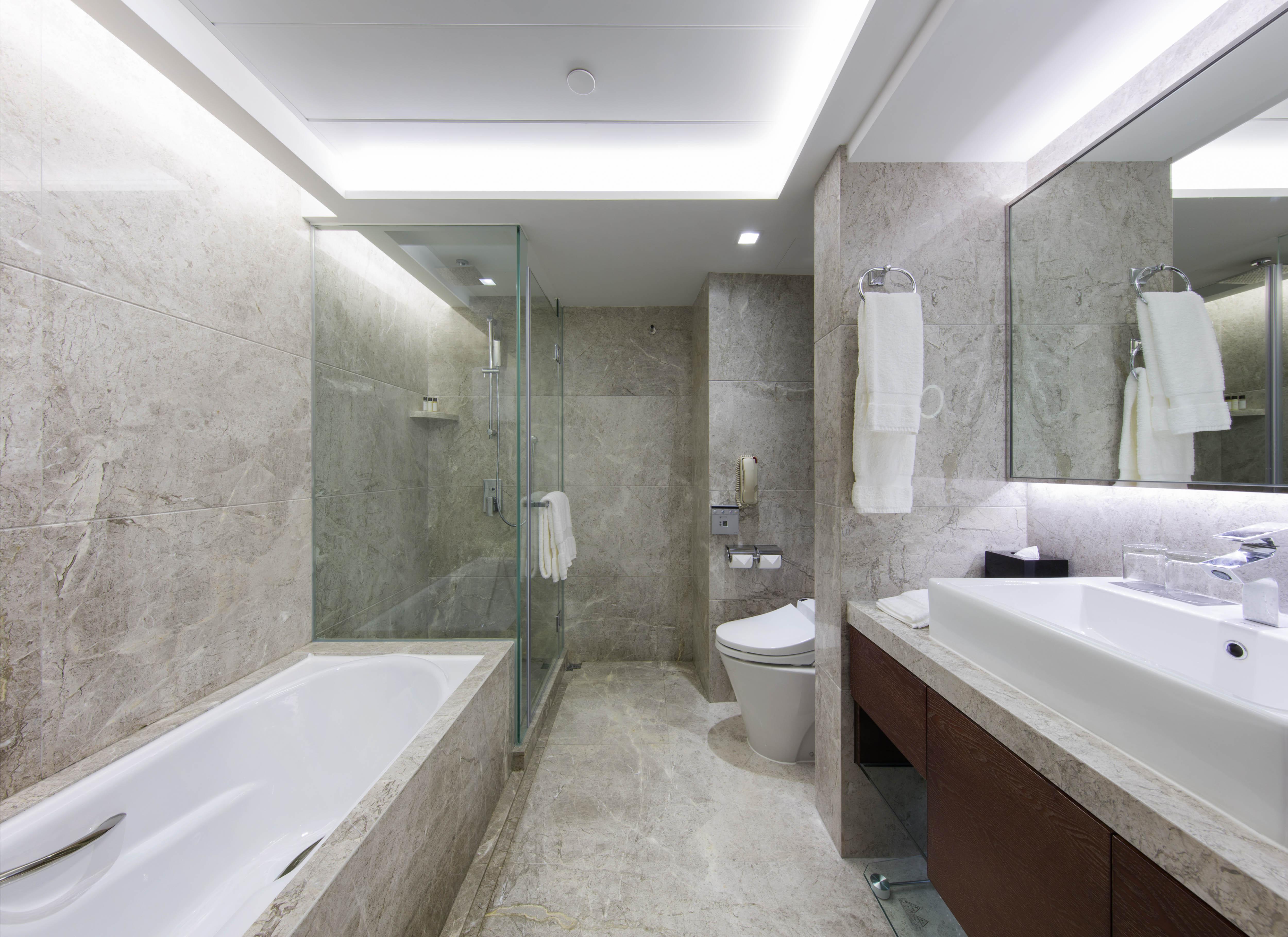 New World Millennium Hotel 5*